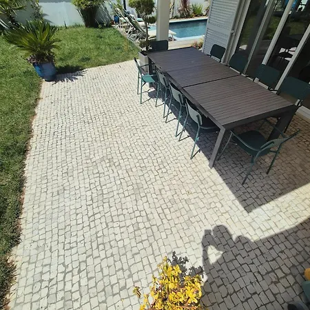 A Piscina Da Lagoa - De Albufeira
