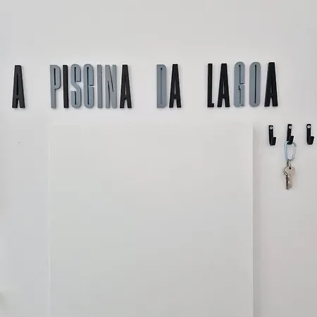 A Piscina Da Lagoa - De Albufeira